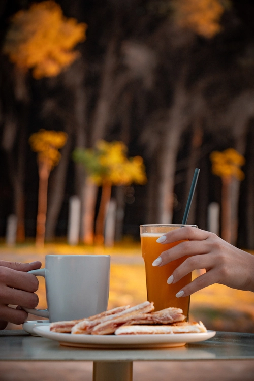 Bebidas refrescantes, y tostados